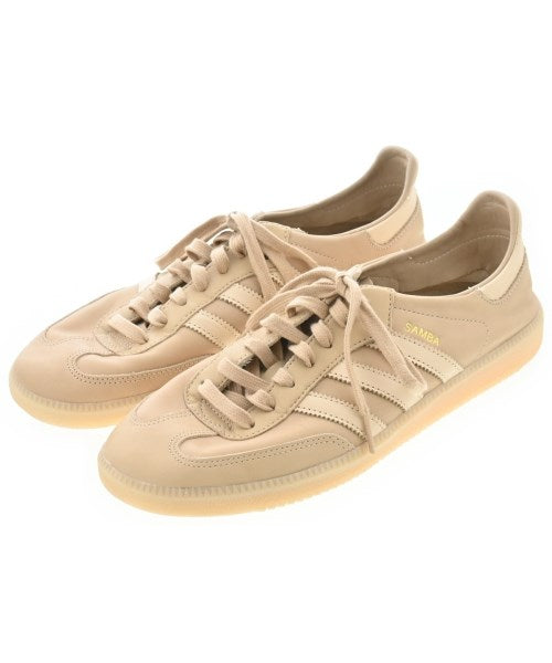 adidas 運動鞋
