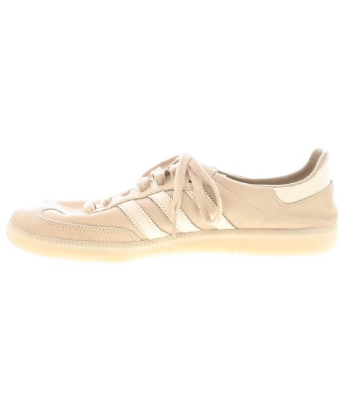adidas 運動鞋