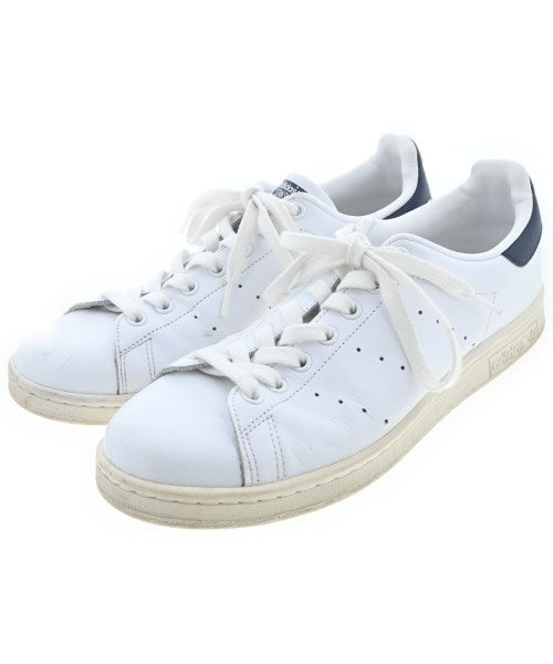 adidas 運動鞋