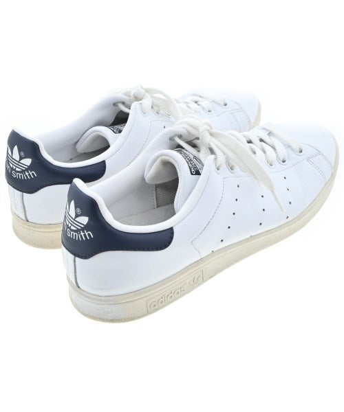 adidas 運動鞋