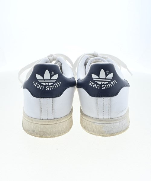 adidas 運動鞋