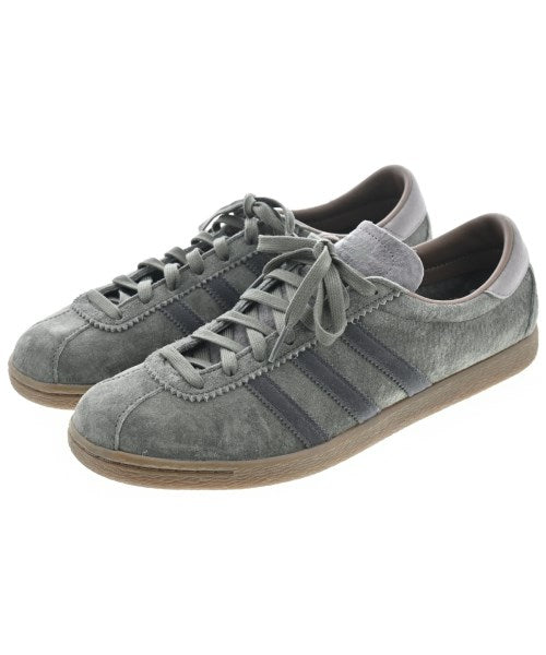 adidas 運動鞋
