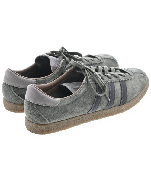 adidas 運動鞋