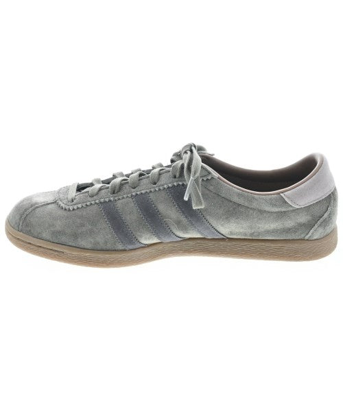 adidas 運動鞋