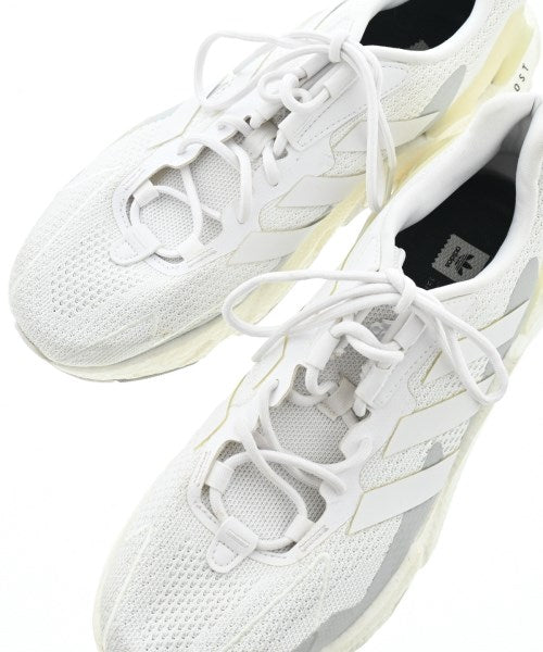 adidas 運動鞋