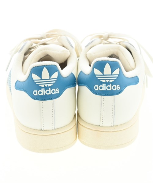 adidas 運動鞋