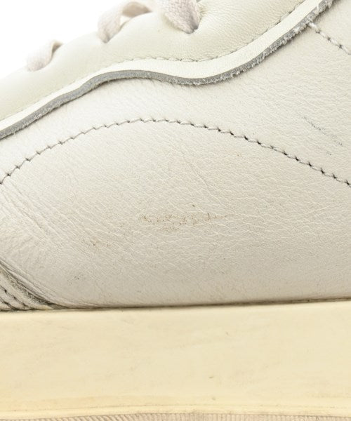 adidas 運動鞋
