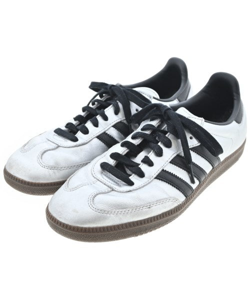 adidas 運動鞋