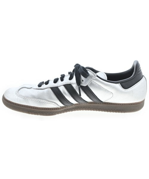 adidas 運動鞋