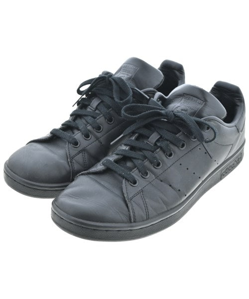 adidas 運動鞋