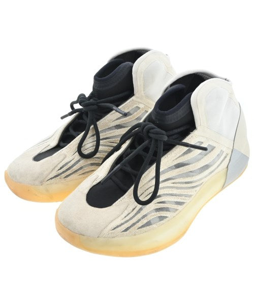 adidas 運動鞋
