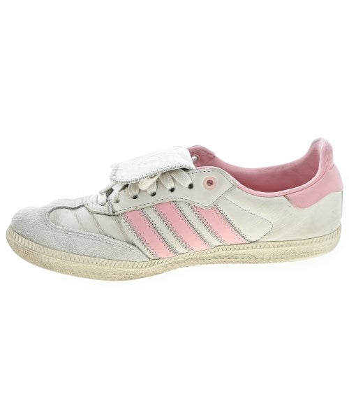 adidas 運動鞋