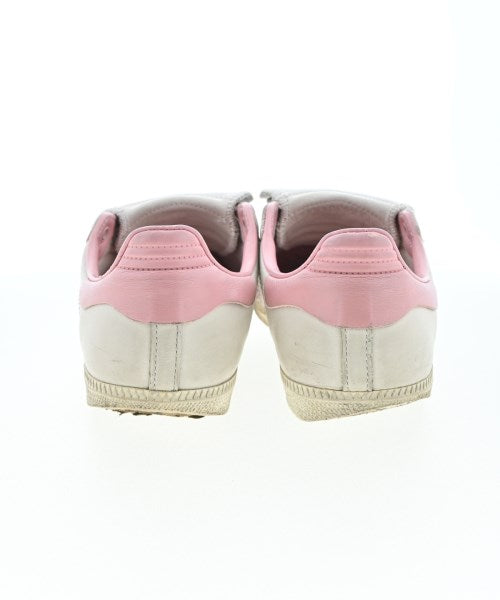 adidas 運動鞋