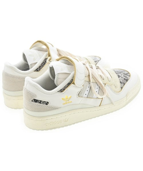 adidas 運動鞋