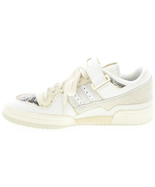 adidas 運動鞋