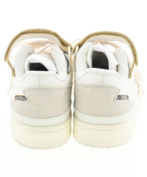 adidas 運動鞋
