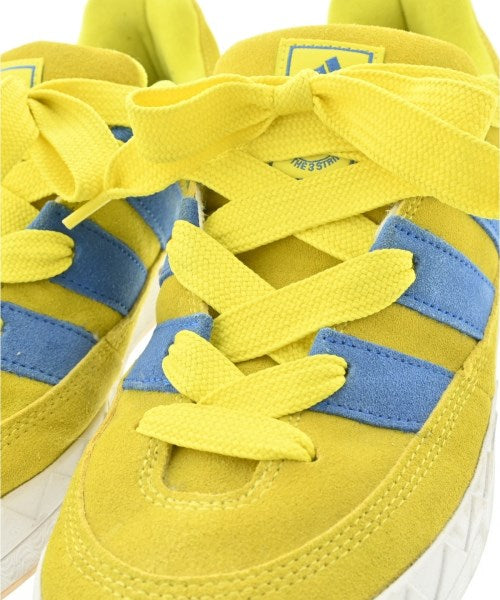 adidas 運動鞋