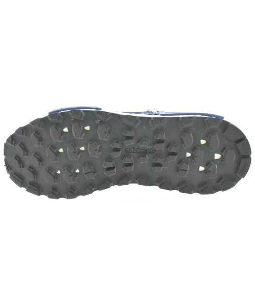 adidas 運動鞋