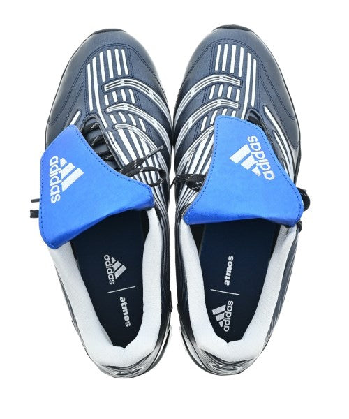 adidas 運動鞋