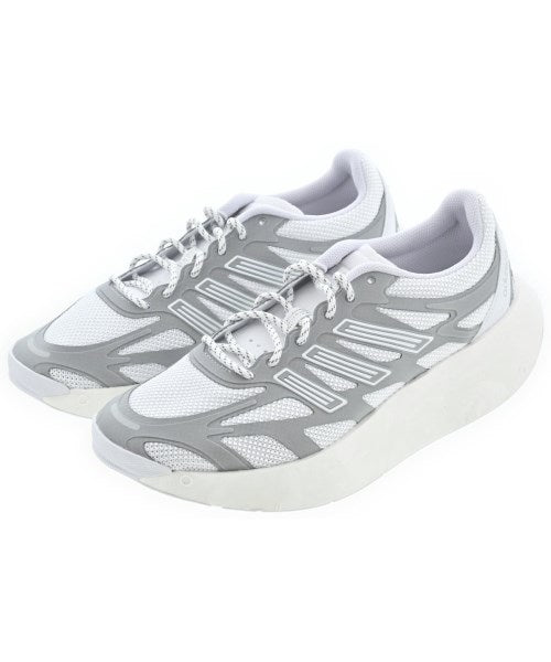 adidas 運動鞋