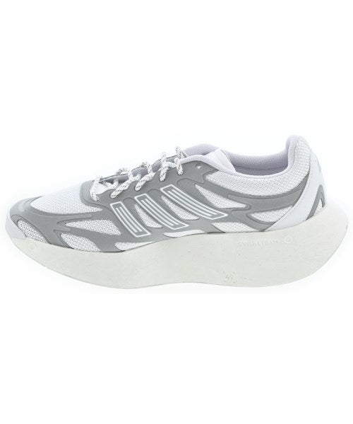 adidas 運動鞋