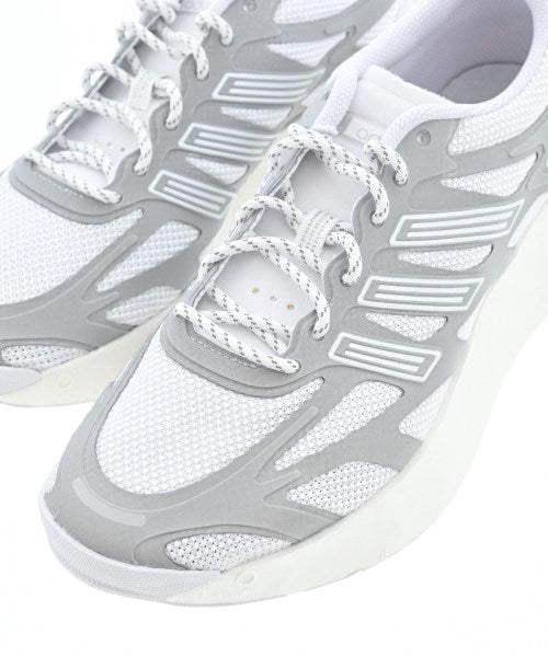 adidas 運動鞋