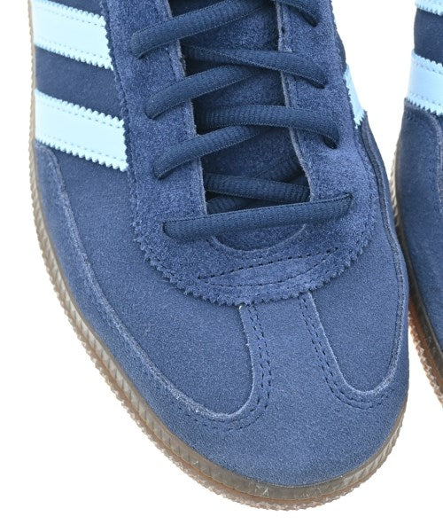 adidas 運動鞋