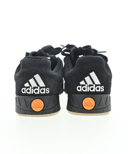 adidas 運動鞋