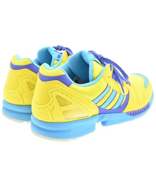 adidas 運動鞋