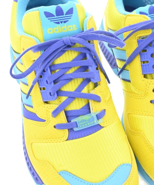 adidas 運動鞋