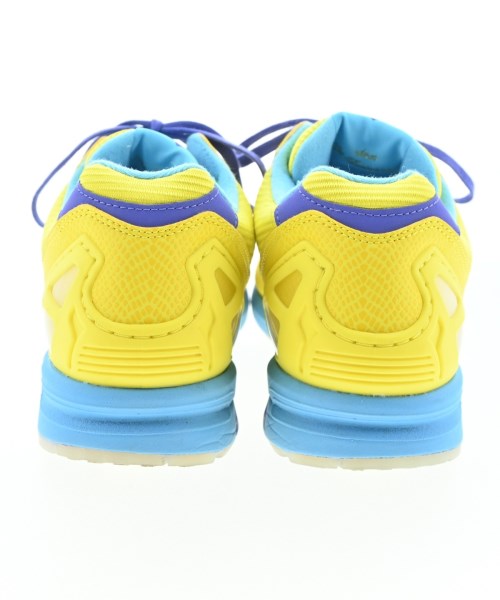 adidas 運動鞋