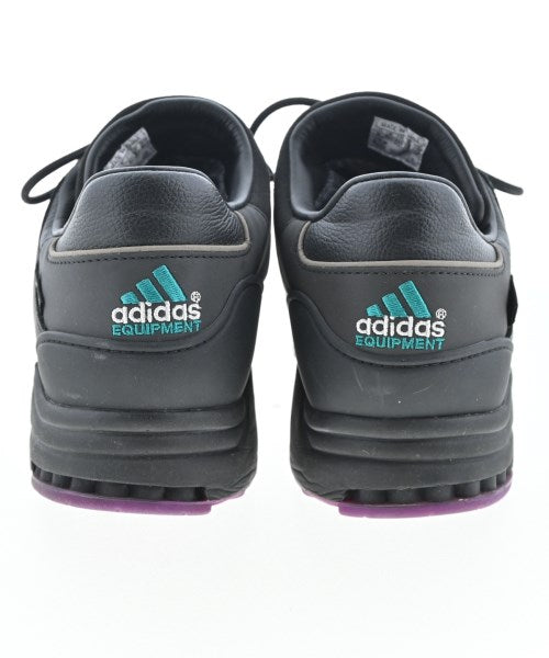 adidas 運動鞋