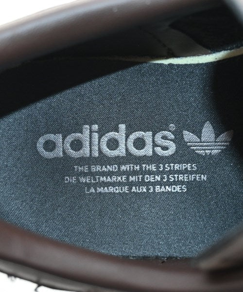 adidas 運動鞋
