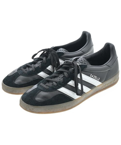 adidas 運動鞋