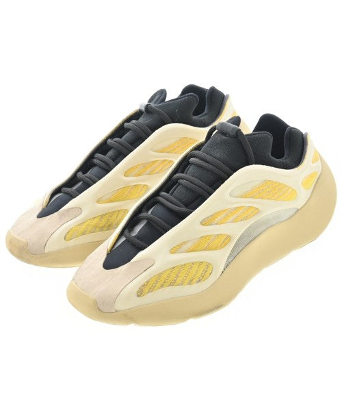 adidas 運動鞋