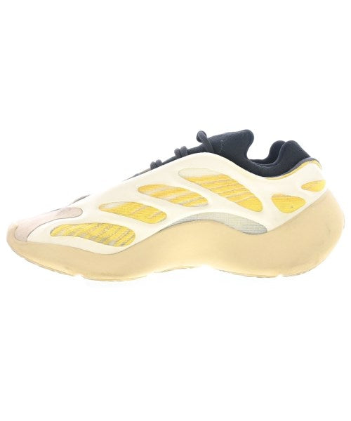 adidas 運動鞋