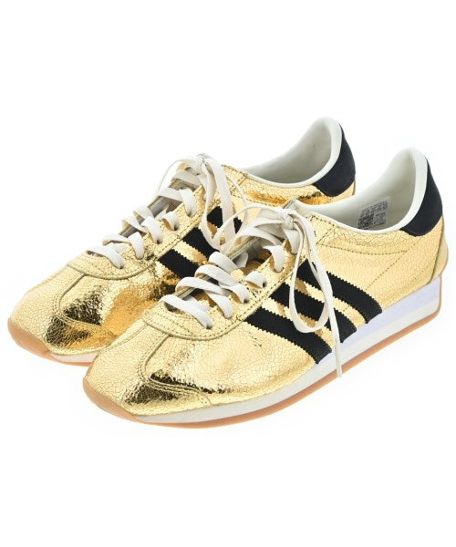 adidas 運動鞋