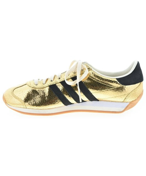 adidas 運動鞋