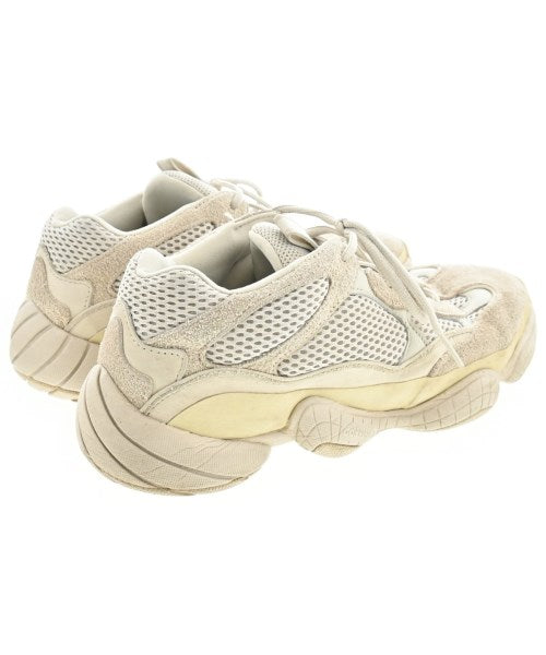 adidas 運動鞋