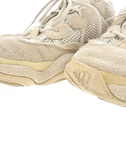 adidas 運動鞋