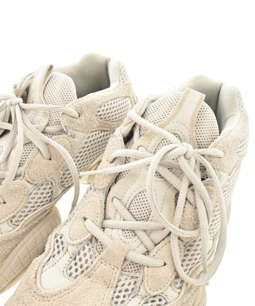 adidas 運動鞋