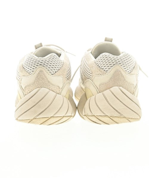 adidas 運動鞋