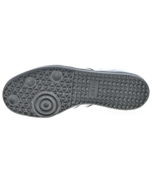 adidas 運動鞋