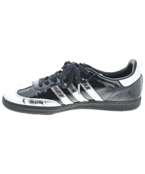 adidas 運動鞋