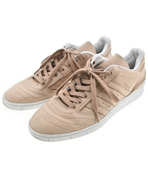 adidas 運動鞋