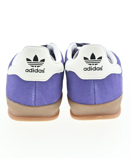 adidas 運動鞋