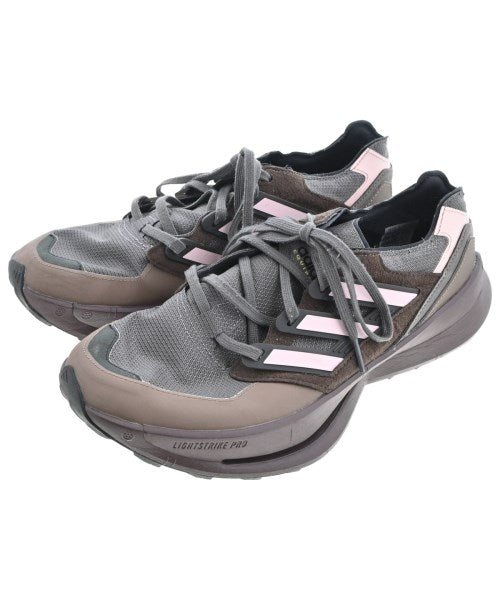 adidas 運動鞋