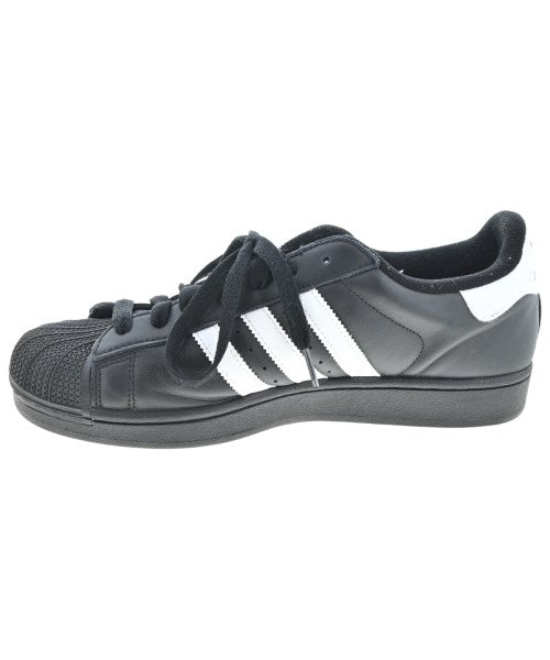 adidas 運動鞋