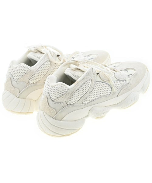 adidas 運動鞋