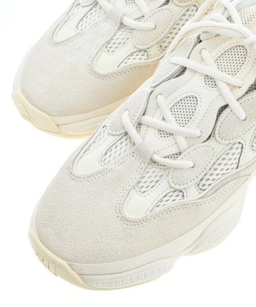 adidas 運動鞋